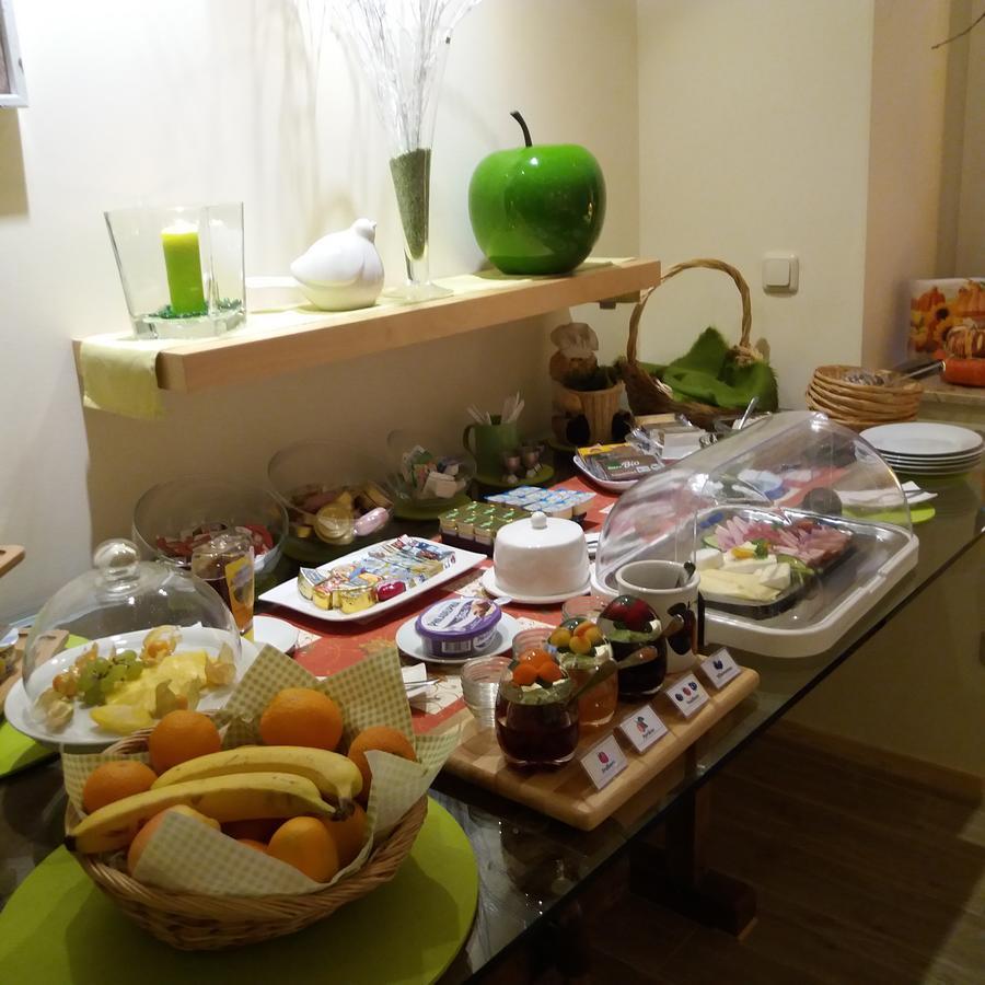 Hotel Garni & Oma'S Heuhotel 'Pension Zur Galerie' 바르비 외부 사진
